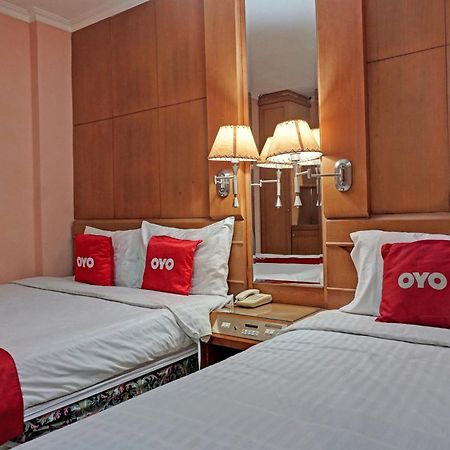 Oyo 671 Hotel Capitol Джакарта Экстерьер фото