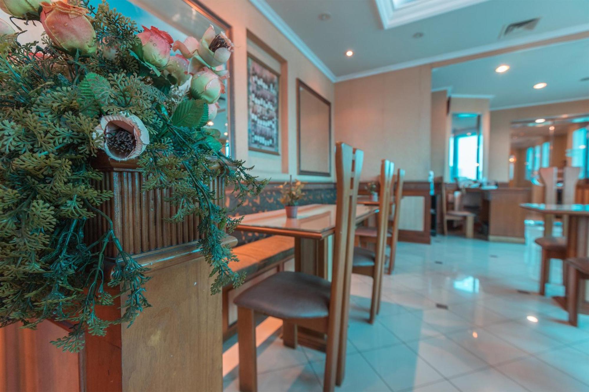 Oyo 671 Hotel Capitol Джакарта Экстерьер фото