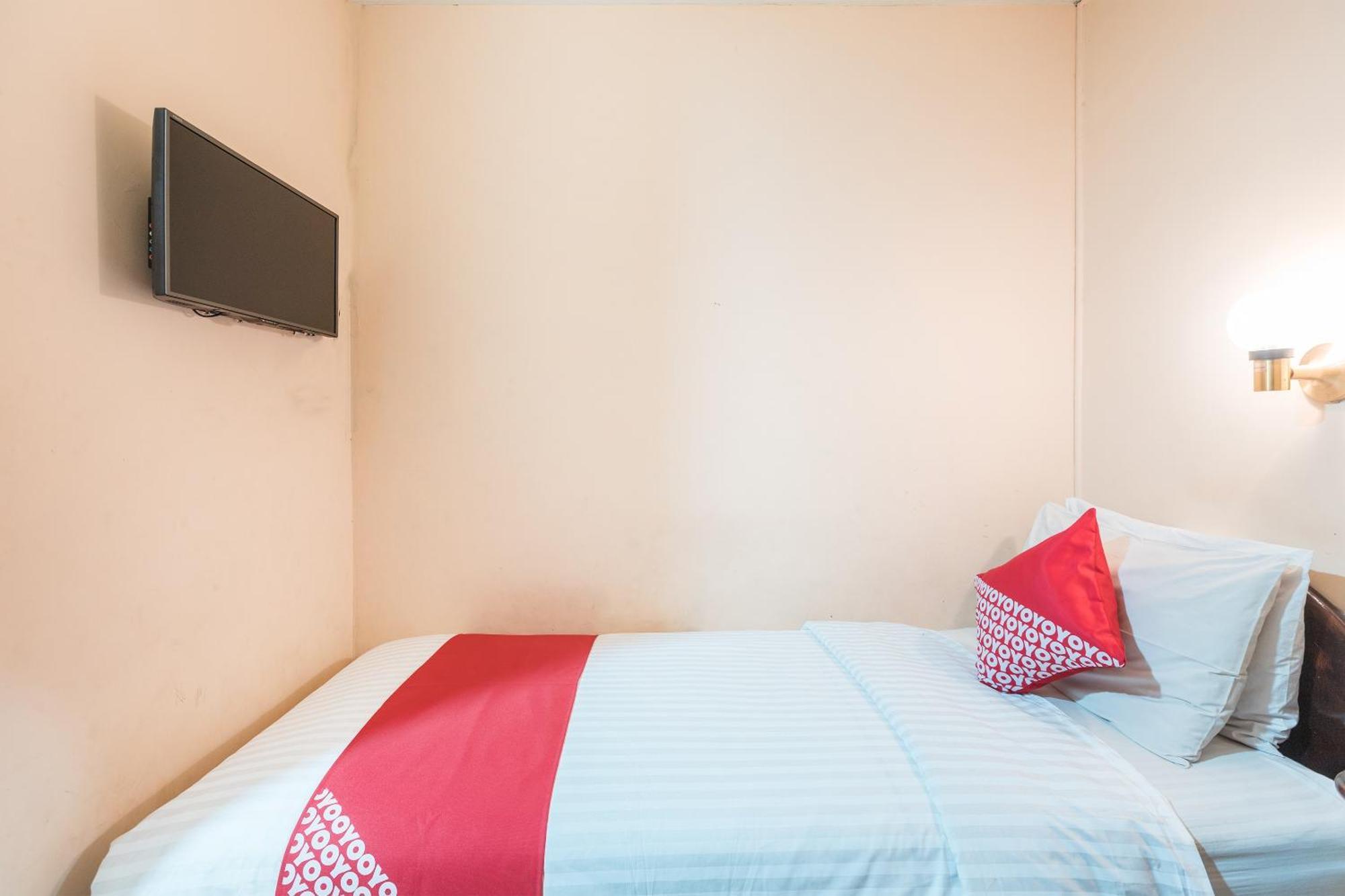 Oyo 671 Hotel Capitol Джакарта Экстерьер фото