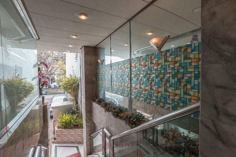 Oyo 671 Hotel Capitol Джакарта Экстерьер фото